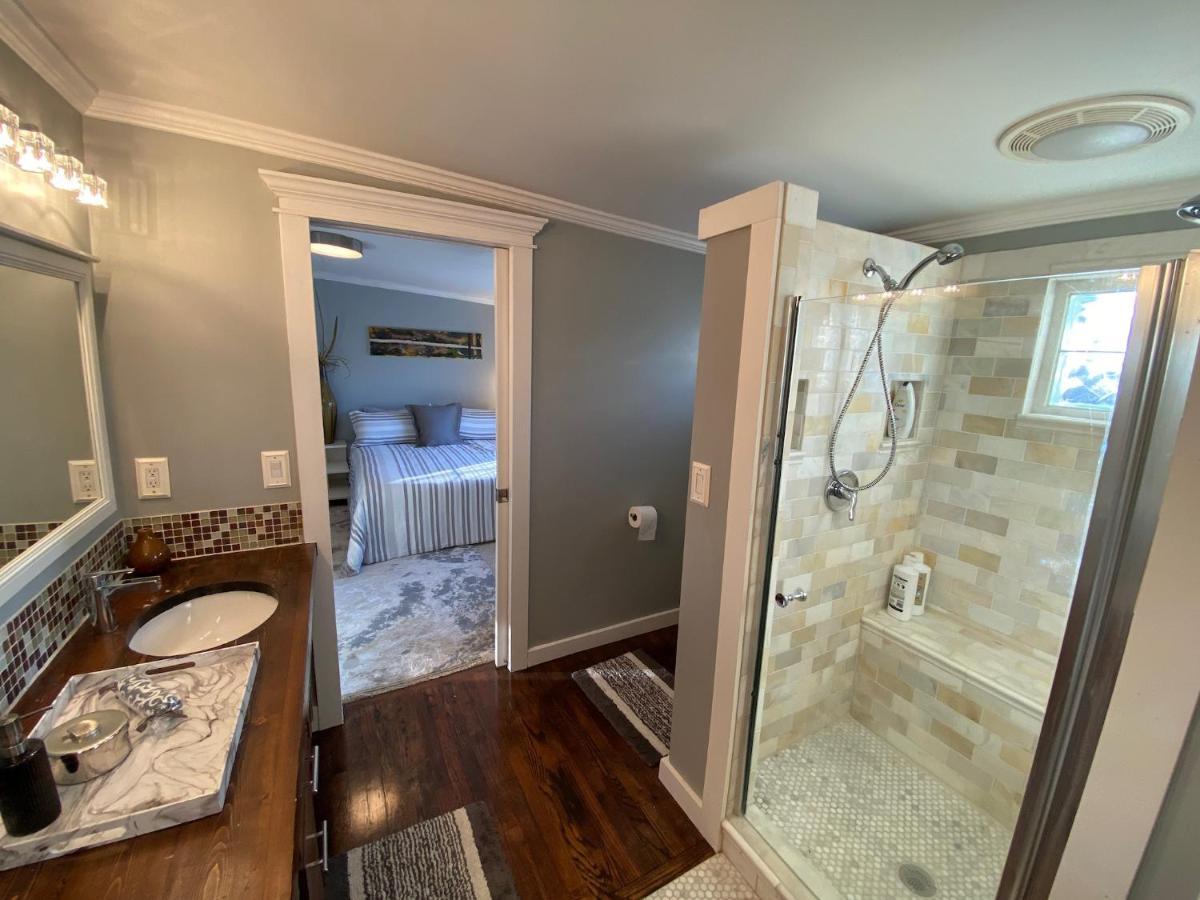Here It Is! Cool Cape Cod-3 Br-2.5 Bath-12 Guests โอเลเธอ ภายนอก รูปภาพ