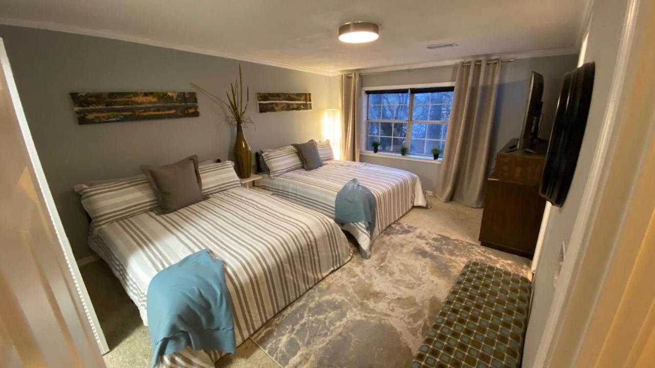 Here It Is! Cool Cape Cod-3 Br-2.5 Bath-12 Guests โอเลเธอ ภายนอก รูปภาพ