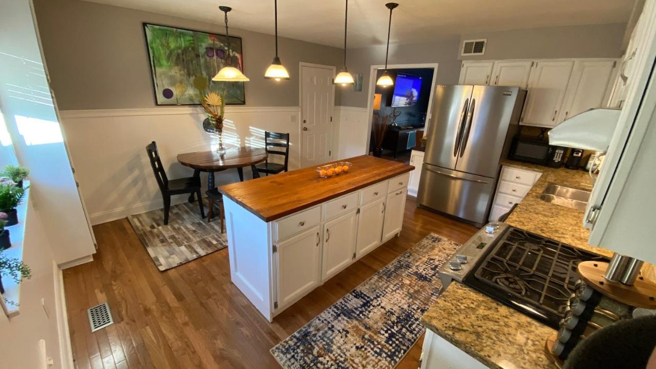 Here It Is! Cool Cape Cod-3 Br-2.5 Bath-12 Guests โอเลเธอ ภายนอก รูปภาพ