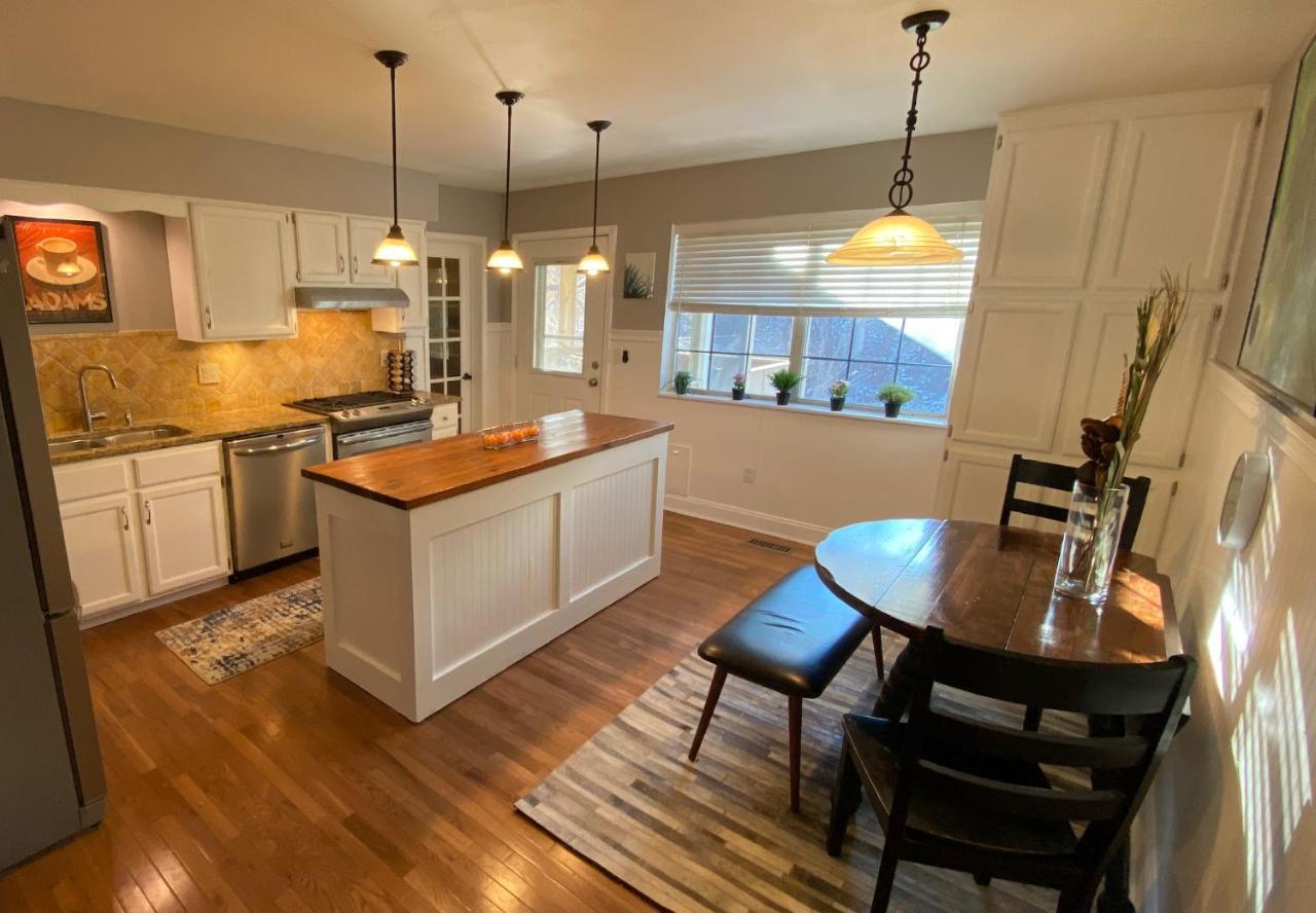 Here It Is! Cool Cape Cod-3 Br-2.5 Bath-12 Guests โอเลเธอ ภายนอก รูปภาพ