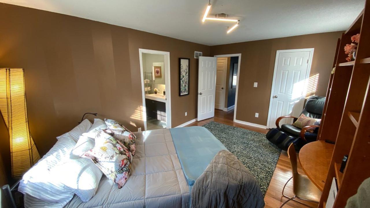 Here It Is! Cool Cape Cod-3 Br-2.5 Bath-12 Guests โอเลเธอ ภายนอก รูปภาพ